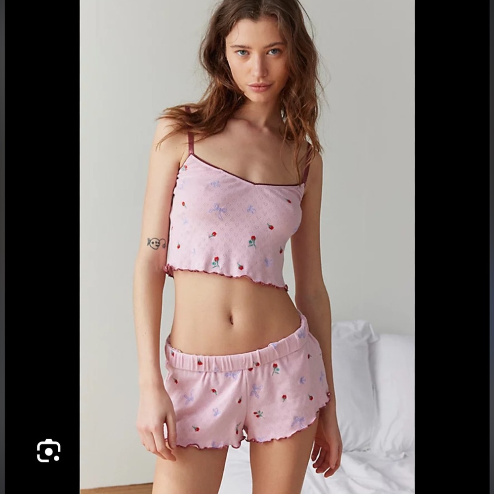 🎀 Urban Outfitters Out From Under Primrose Pointelle Cami & Low-Rise Micro set - Picture 1 of 8